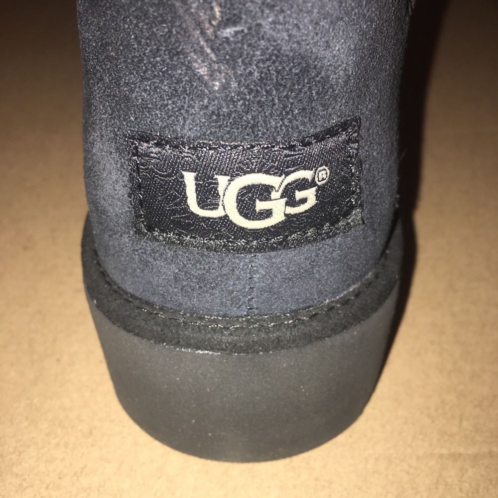 New in box Ugg boots,black, size 8